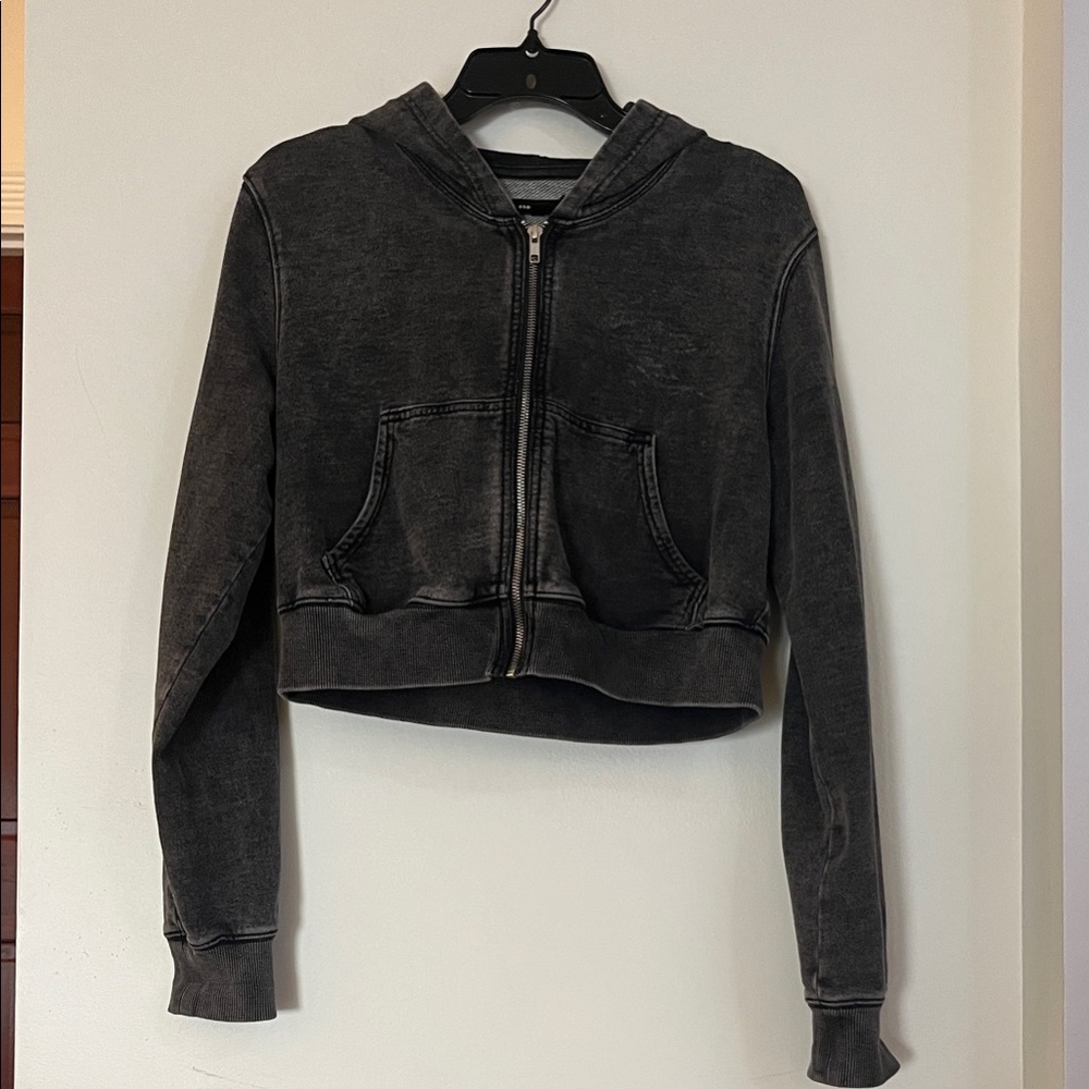 Good American Charcoal Cropped Hoodie